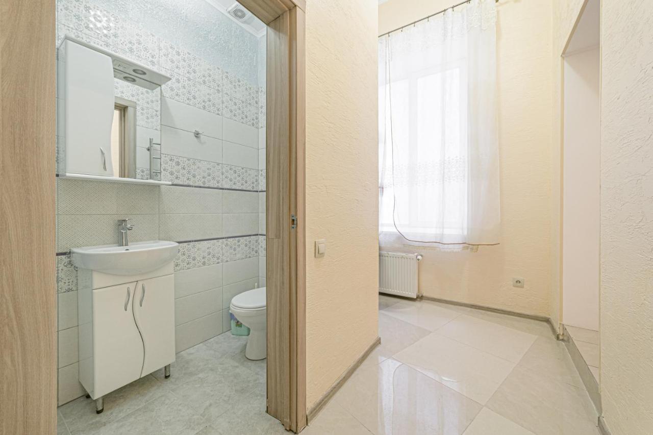 Apartment Near Deribasovskaya Odesa Exterior photo